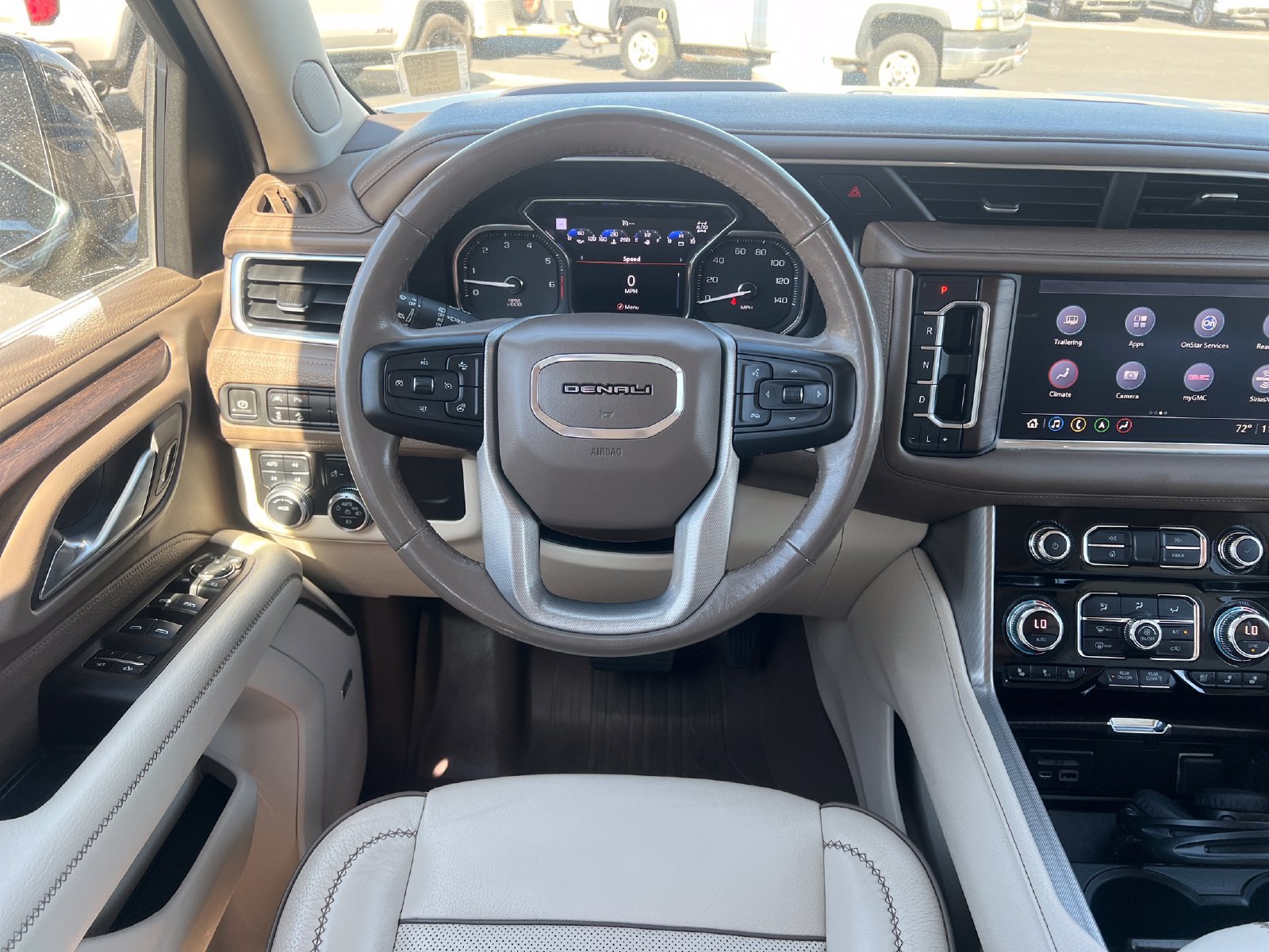 Used 2021 GMC Yukon Denali w/ LPO, Illumination Package AWD/4WD image 12