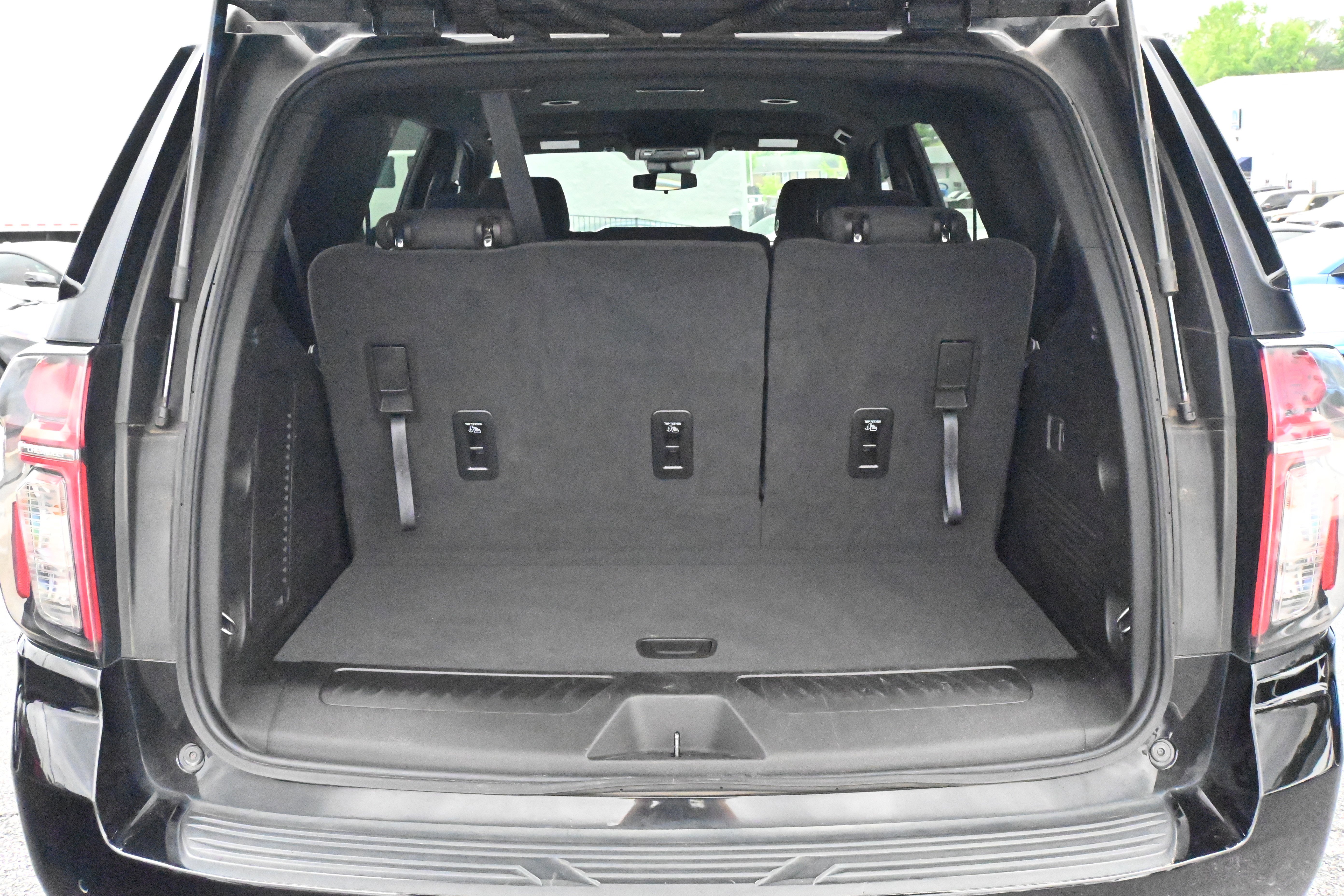 Used 2023 Chevrolet Tahoe LS RWD image 24