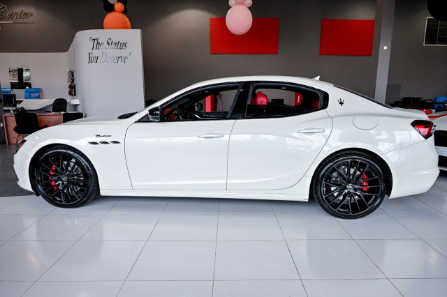 Used 2022 Maserati Ghibli Modena image 10