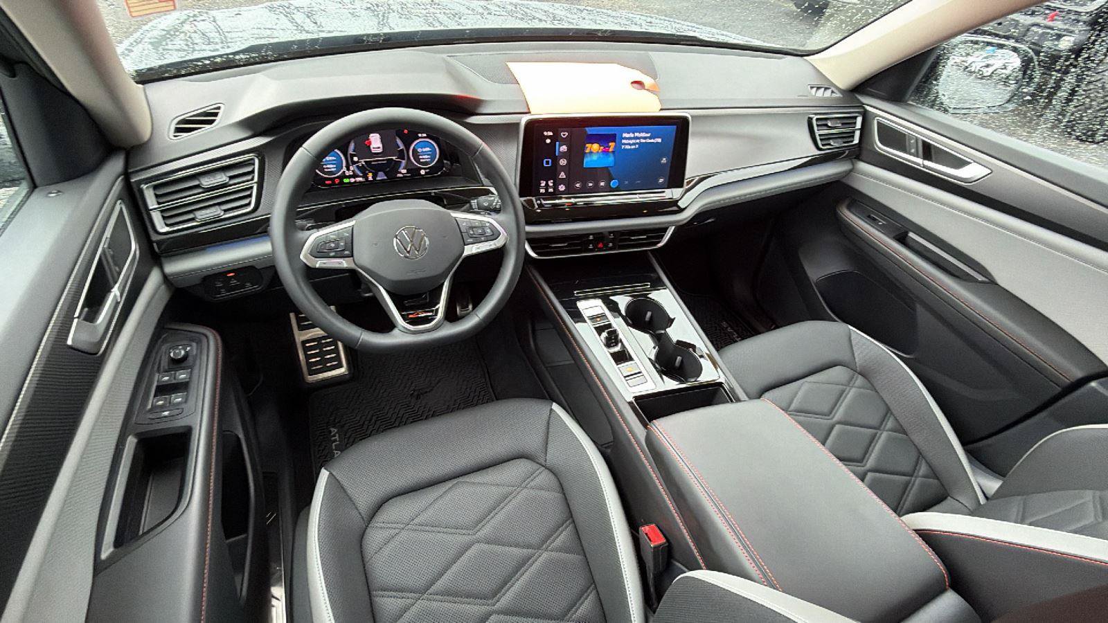 Used 2025 Volkswagen Atlas Peak Edition SE AWD/4WD image 24
