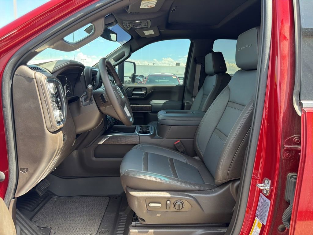 Used 2022 GMC Sierra 2500 Denali AWD/4WD image 2