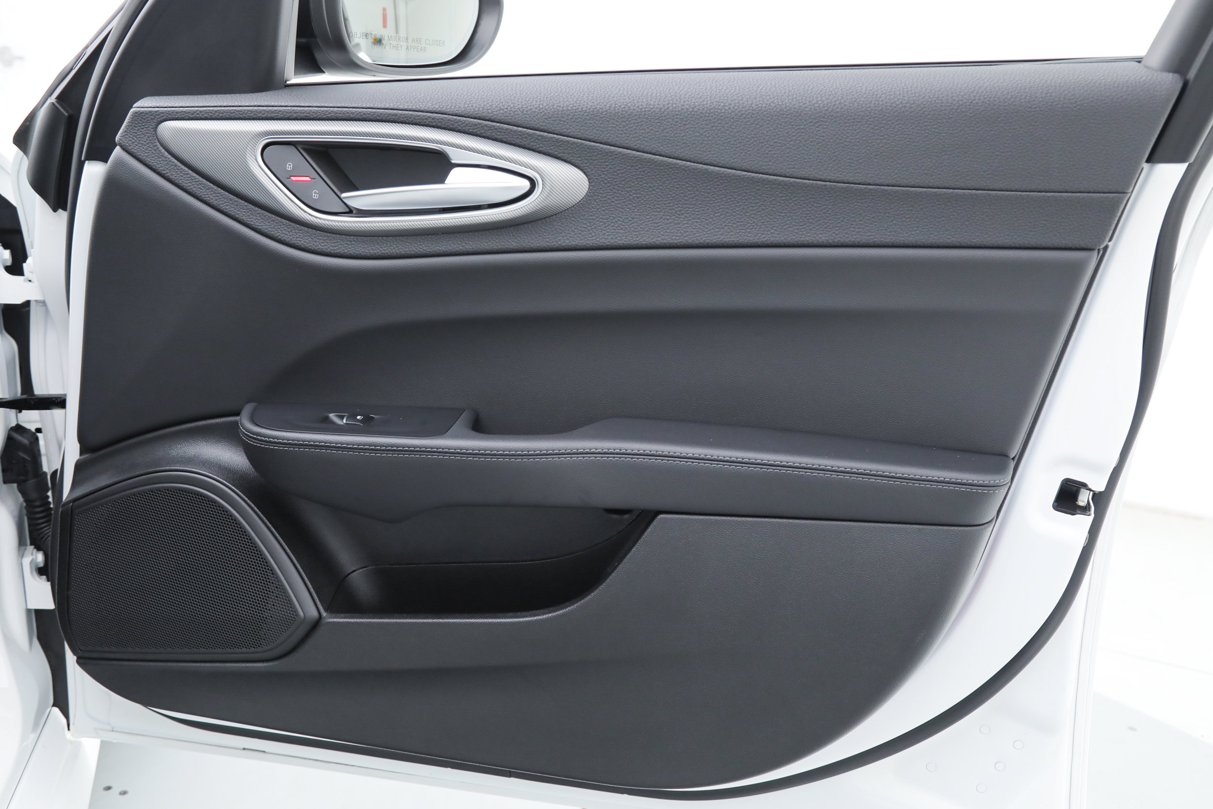 New 2025 Alfa Romeo Giulia w/ Driving Assist Package RWD image 9