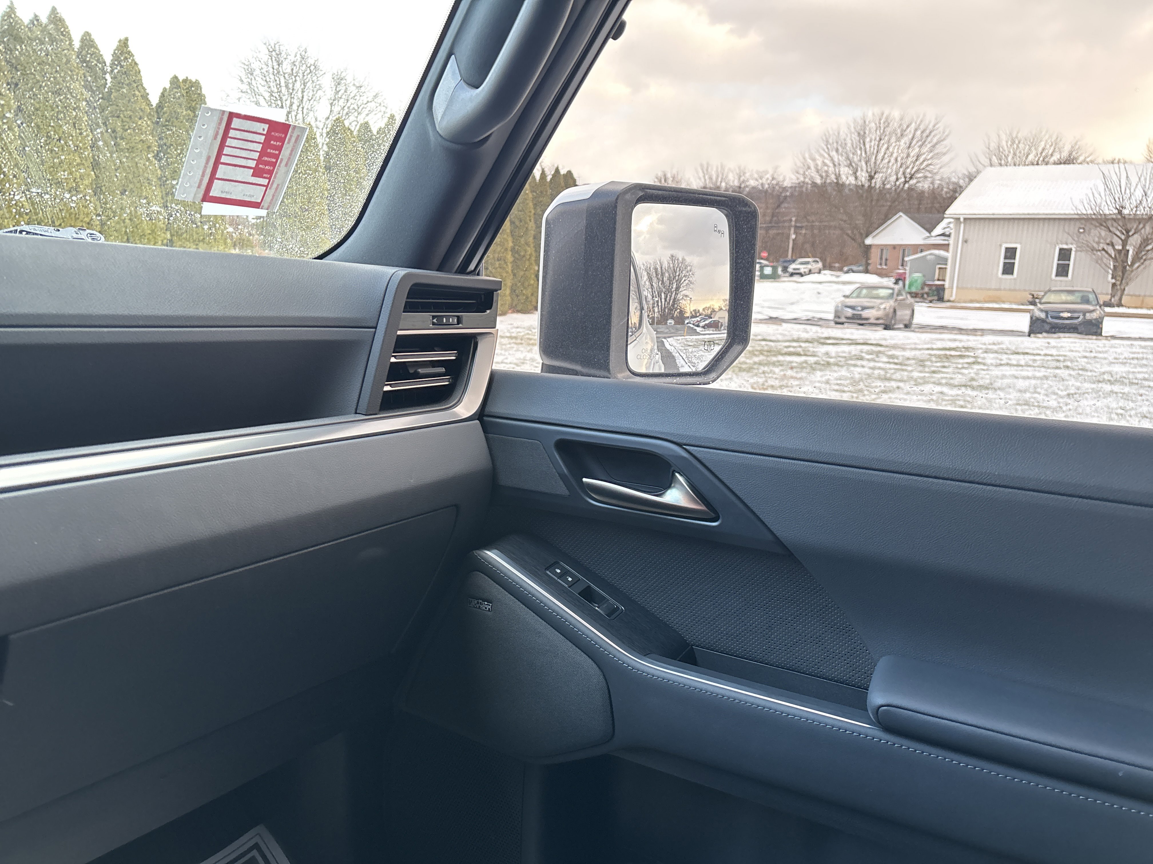 Used 2024 Lexus GX 550 w/ Accessory Package (2T) image 24