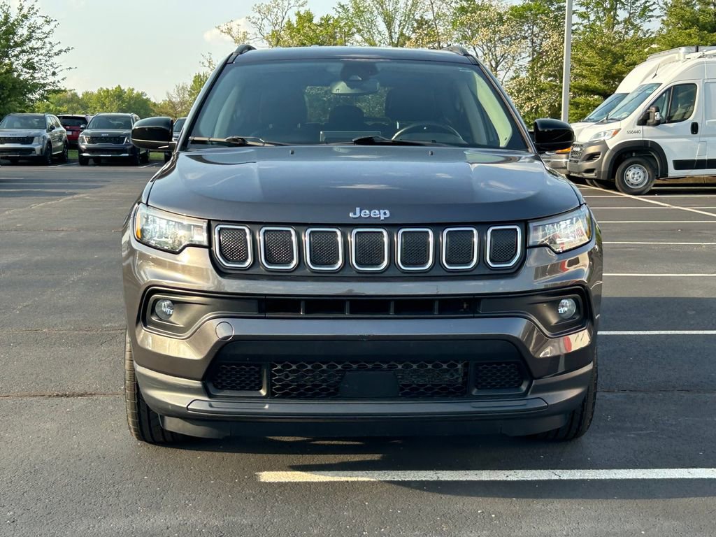 Used 2022 Jeep Compass Latitude AWD/4WD image 2