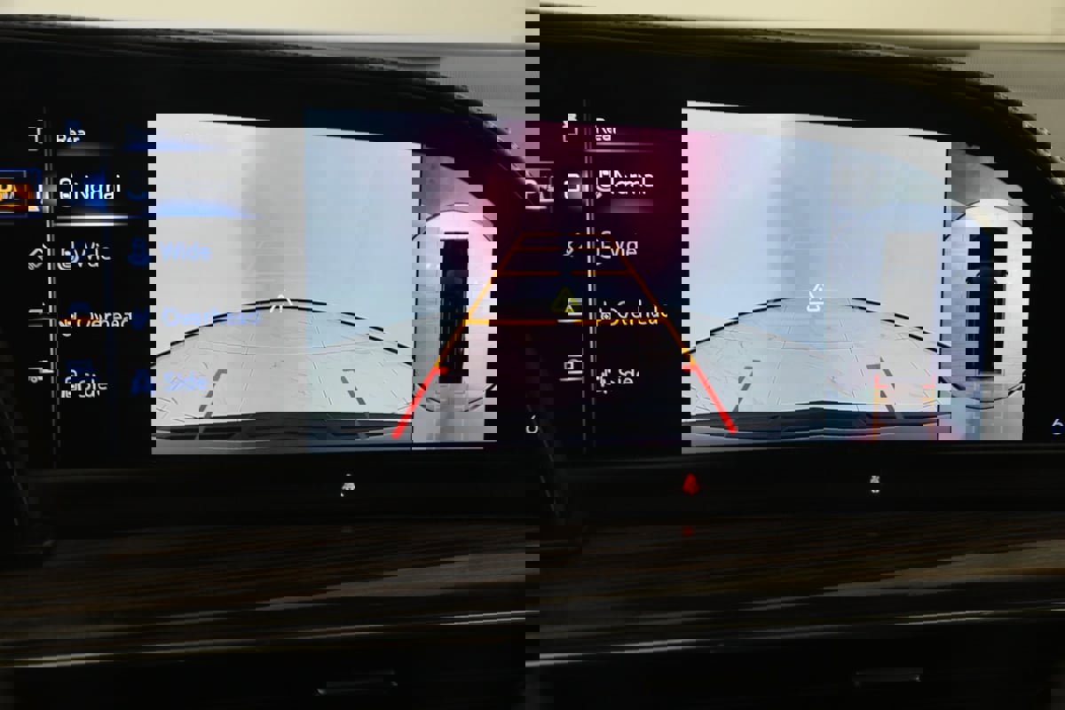 Used 2023 Cadillac Escalade Premium Luxury image 10