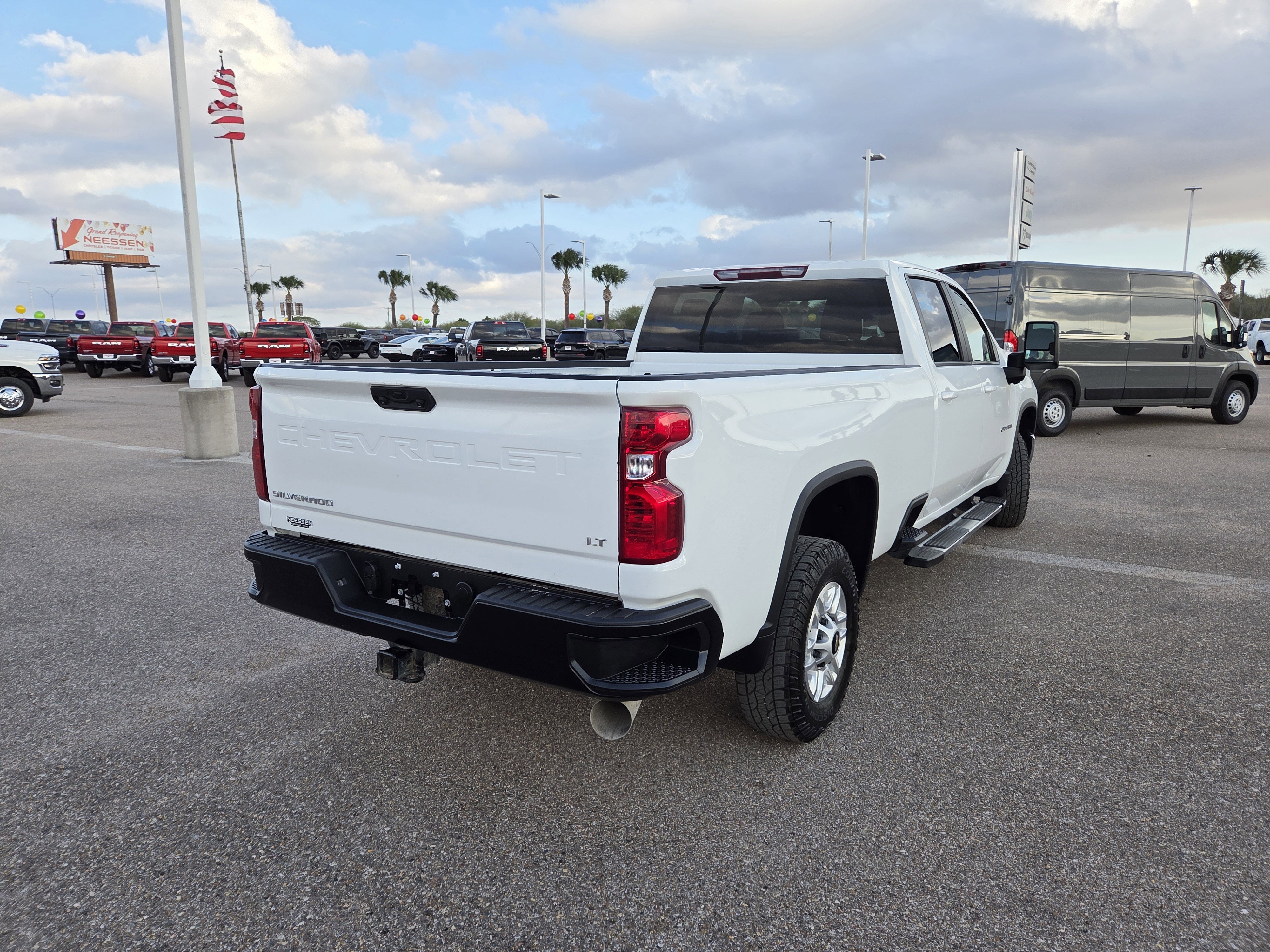 Used 2024 Chevrolet Silverado 2500 LT image 7