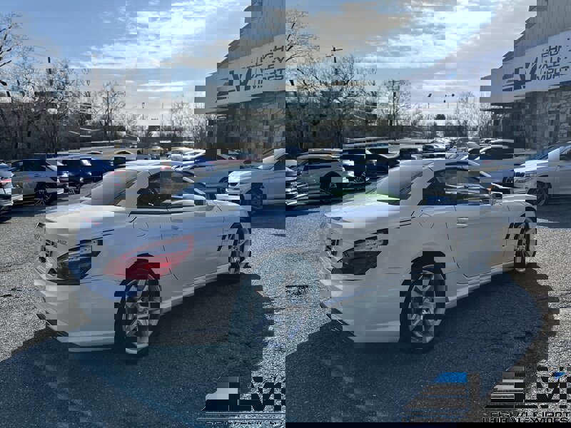 Used 2014 Mercedes-Benz SL 550 image 8