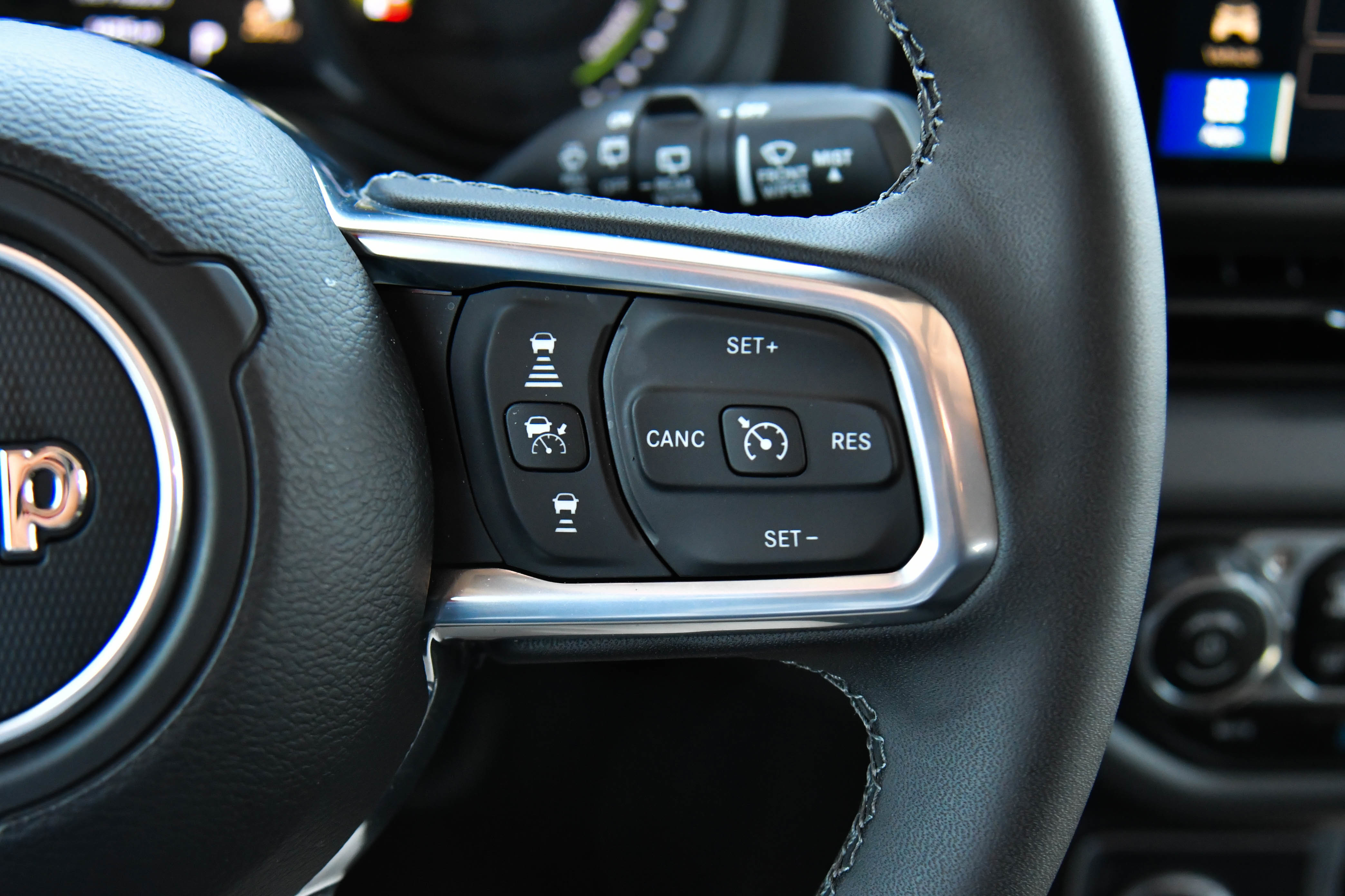 Used 2025 Jeep Wrangler Unlimited Sahara AWD/4WD image 32
