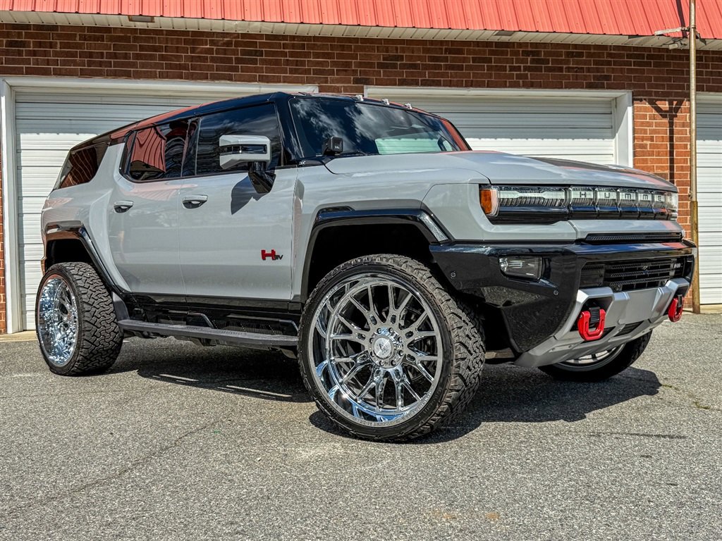 Used 2024 GMC Hummer EV 3X w/ LPO, Illumination Package image 27