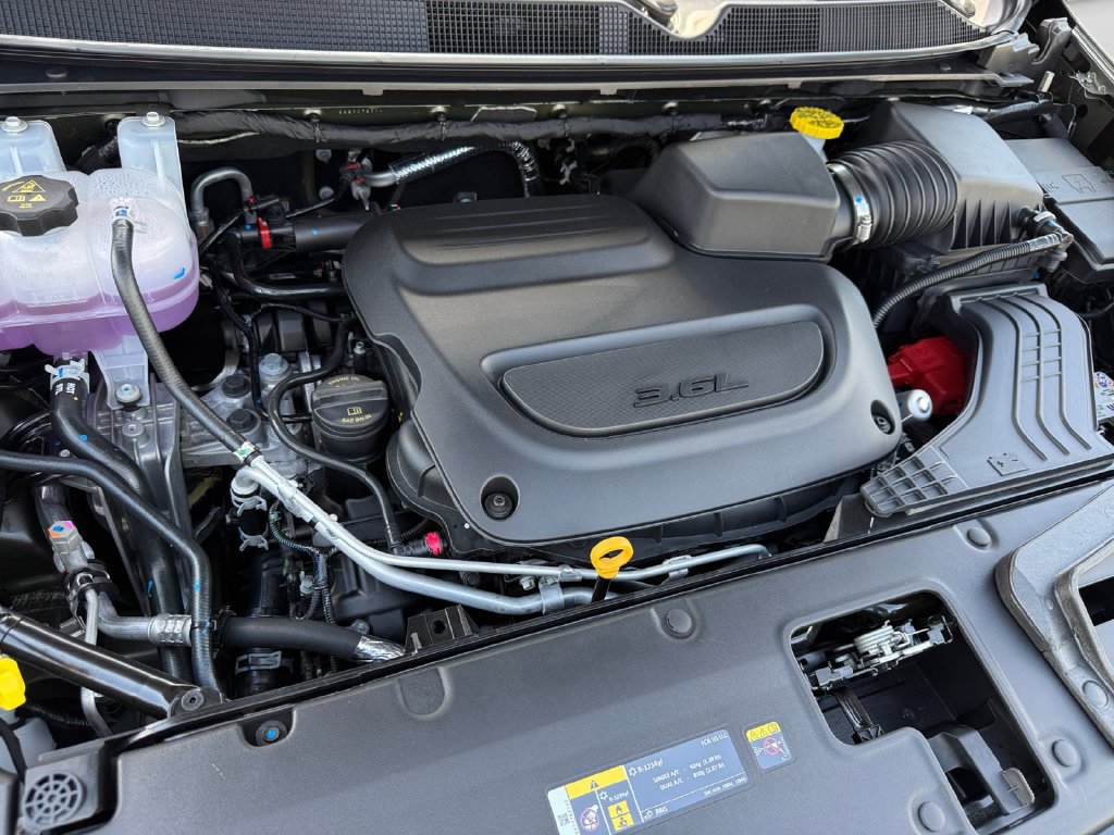 New 2027 Chrysler Pacifica Limited AWD/4WD image 21