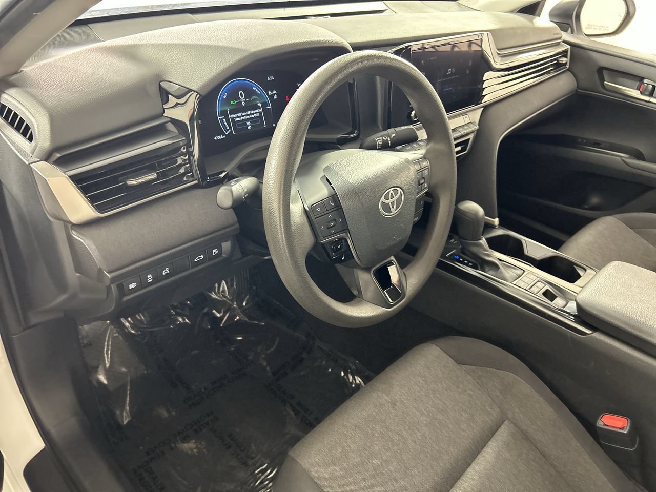 Used 2025 Toyota Camry LE w/ Convenience Package FWD image 12