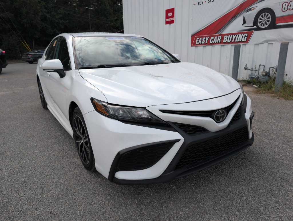 Used 2023 Toyota Camry SE
