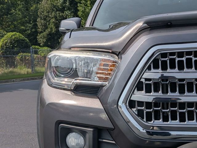 Used 2016 Toyota Tacoma TRD Off-Road w/ Premium & Technology Package AWD/4WD image 12