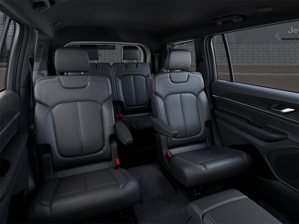 New 2025 Jeep Grand Cherokee L Limited image 15