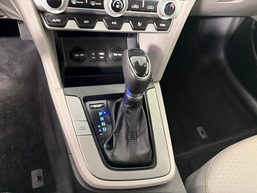 Used 2020 Hyundai Elantra SEL image 16