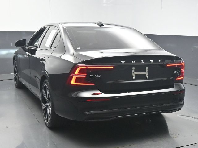 Used 2023 Volvo S60 B5 Plus FWD image 6