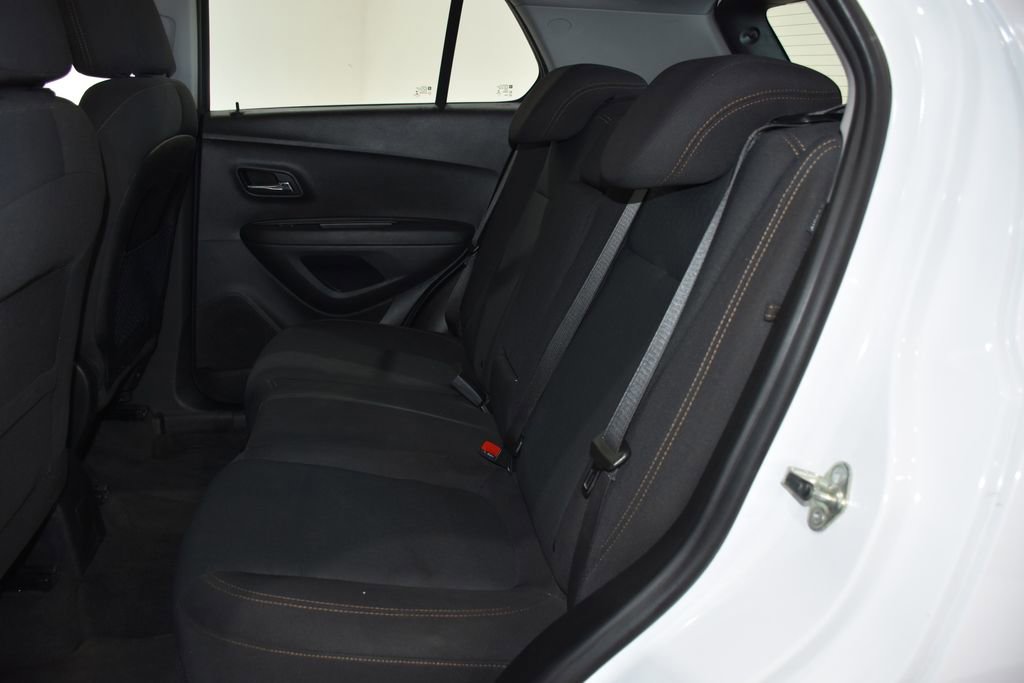 Used 2020 Chevrolet Trax LS FWD image 24