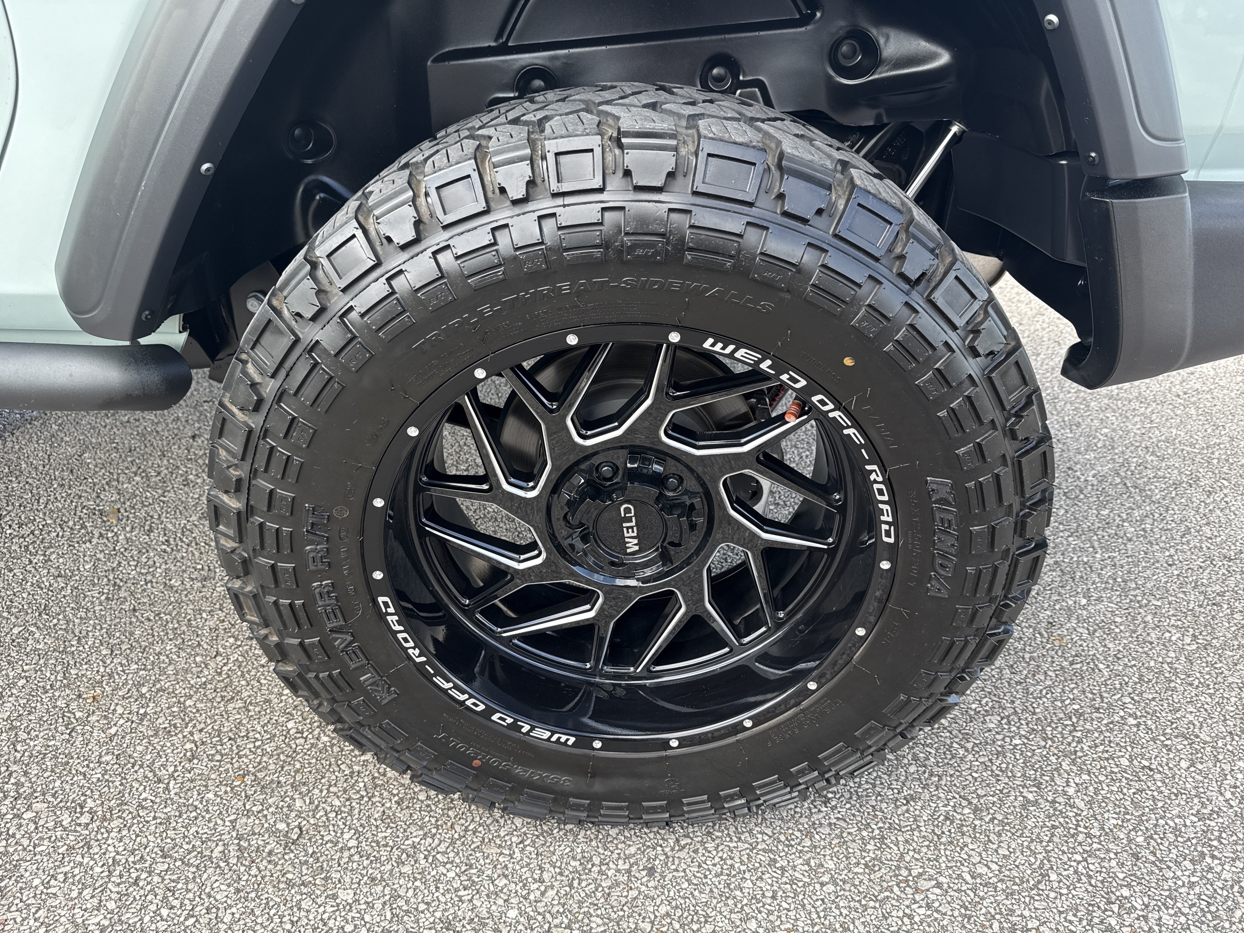Used 2023 Jeep Wrangler Sport AWD/4WD image 17