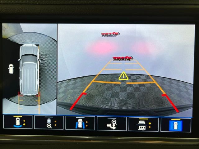 Used 2021 GMC Yukon Denali w/ Denali Premium Package image 12