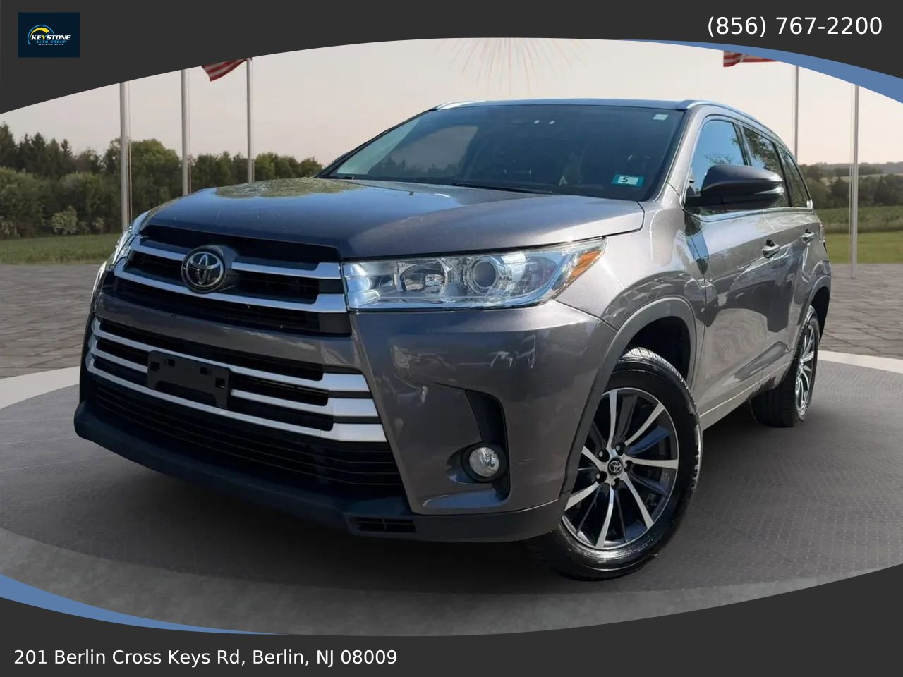 Used 2017 Toyota Highlander XLE FWD image 1
