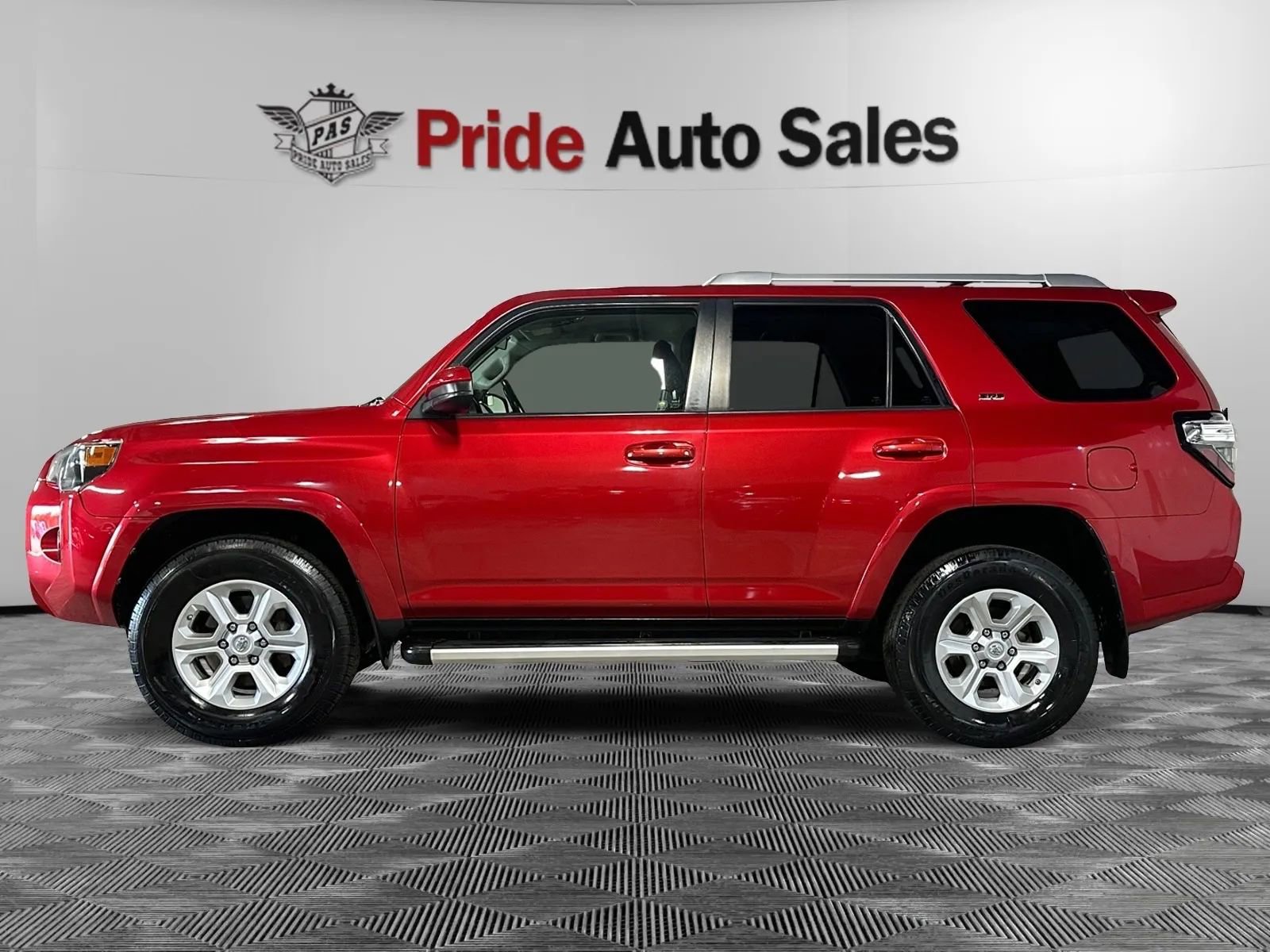 Used 2016 Toyota 4Runner SR5 AWD/4WD image 4
