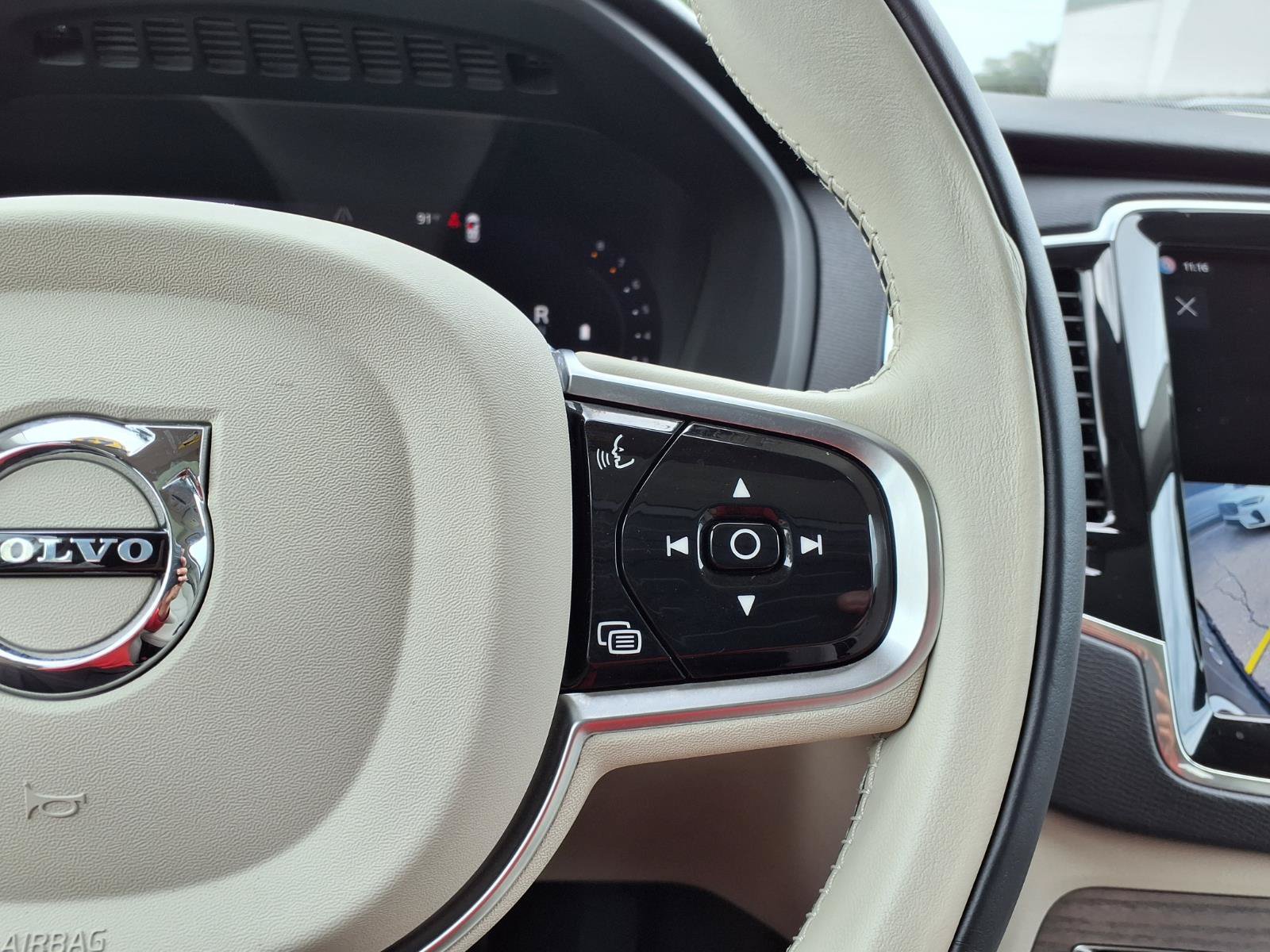 Certified 2023 Volvo XC90 B6 Plus AWD/4WD image 29