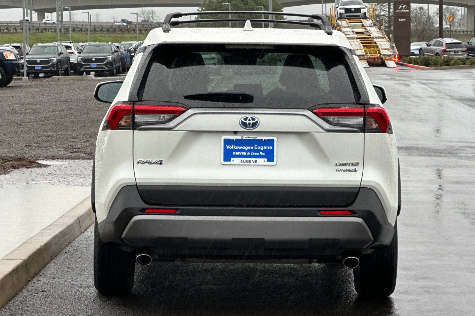 Used 2021 Toyota RAV4 Limited image 4
