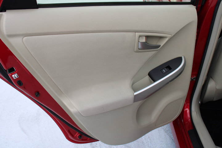 Used 2015 Toyota Prius Three image 12