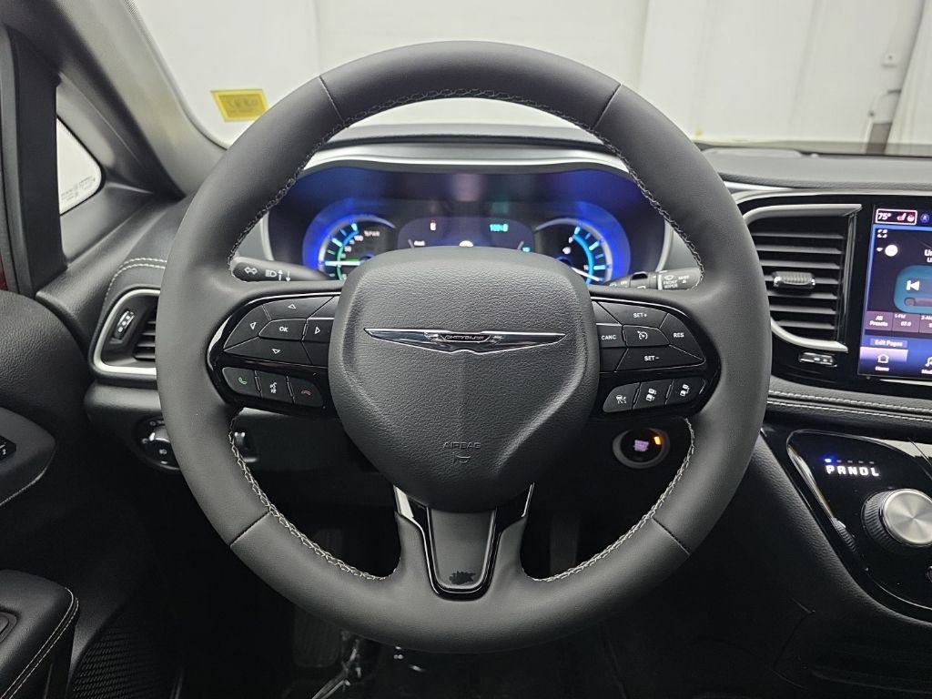 Used 2023 Chrysler Pacifica Touring-L w/ S Appearance Package image 20