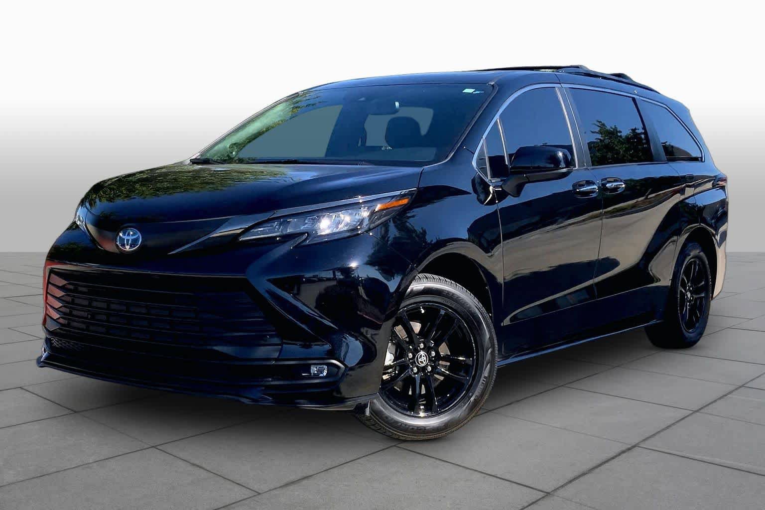 Used 2024 Toyota Sienna XLE Woodland Edition AWD/4WD image 1