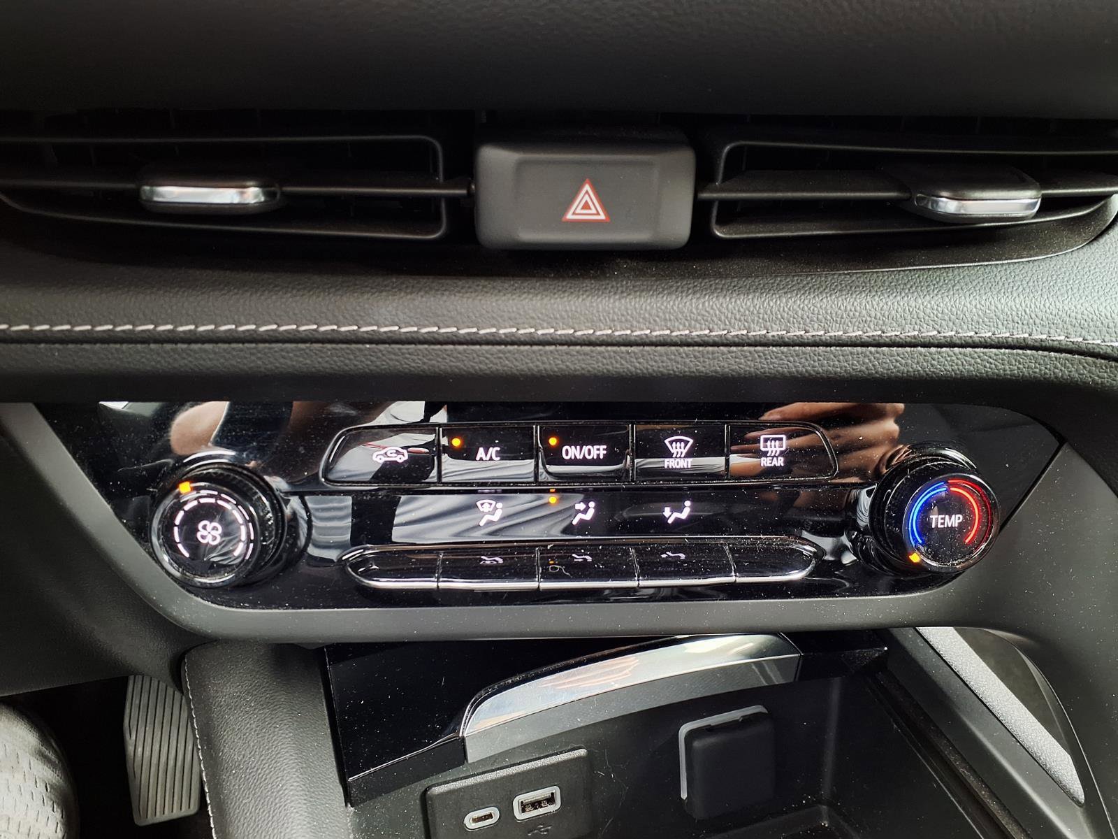 Used 2023 Buick Envision Preferred image 22