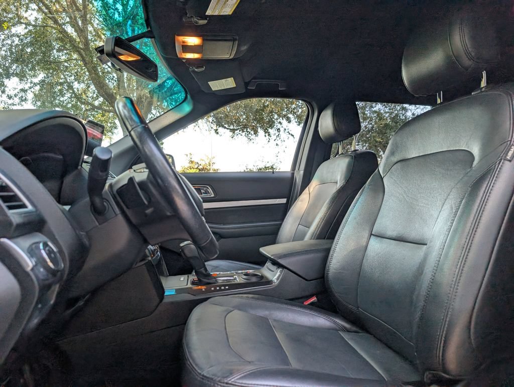 Used 2016 Ford Explorer XLT w/ Equipment Group 202A FWD image 12