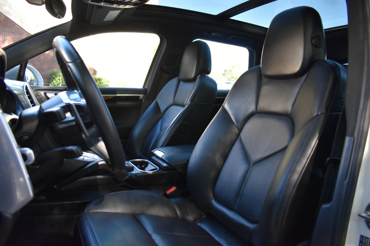 Used 2018 Porsche Cayenne Platinum Edition image 26