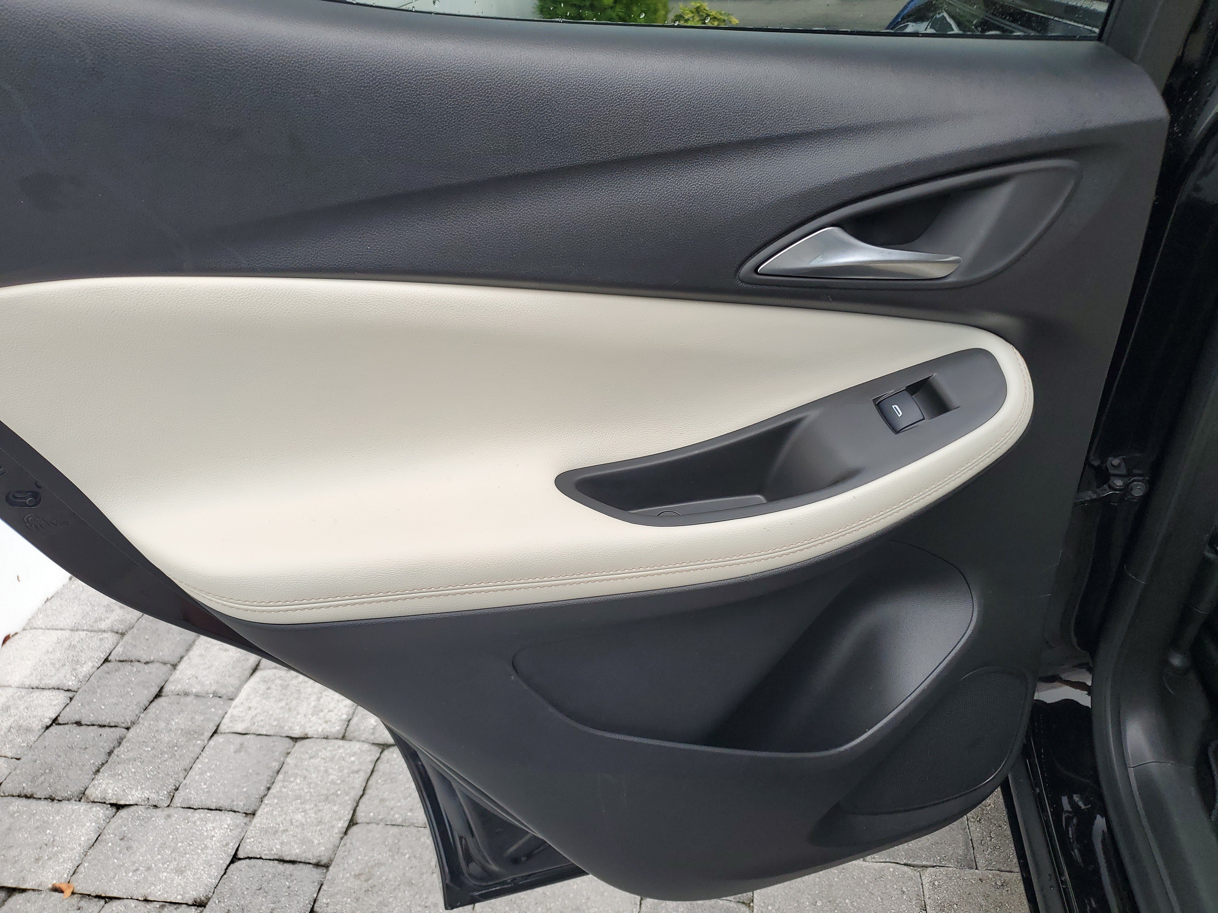 Used 2025 Buick Encore GX Avenir w/ Avenir Technology Package FWD image 12