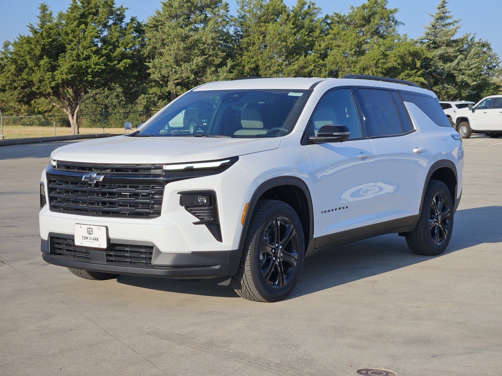 New 2027 Chevrolet Traverse LT w/ Midnight/Sport Edition FWD image 2
