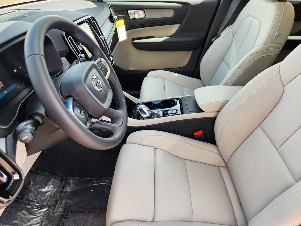New 2026 Volvo XC40 B5 Ultra w/ Climate Package AWD/4WD image 4