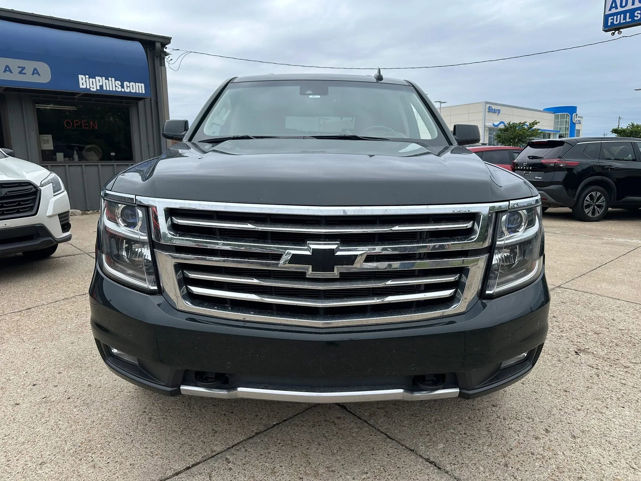 Used 2016 Chevrolet Tahoe LT w/ Luxury Package AWD/4WD image 2