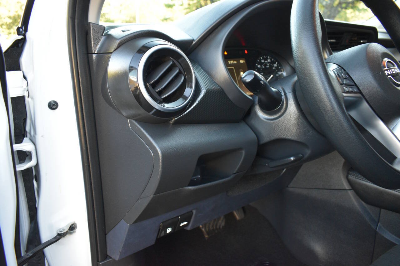 Used 2022 Nissan Kicks SV FWD image 17