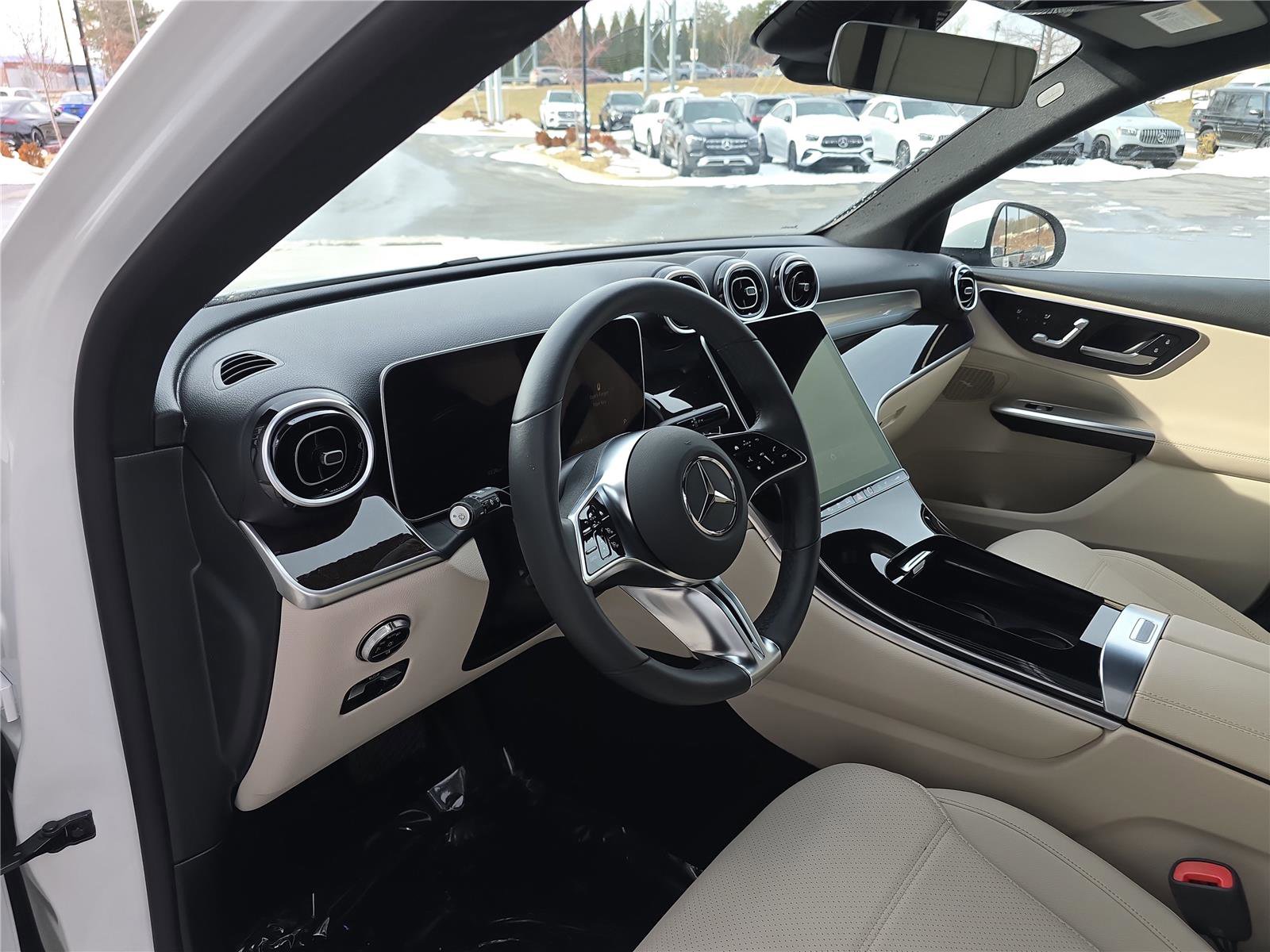 Used 2025 Mercedes-Benz GLC 350e GLC 350e image 23