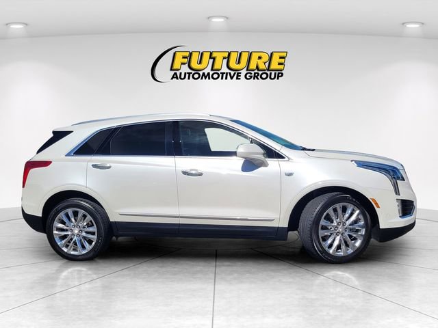 Used 2017 Cadillac XT5 Platinum w/ Driver Assist Package image 3