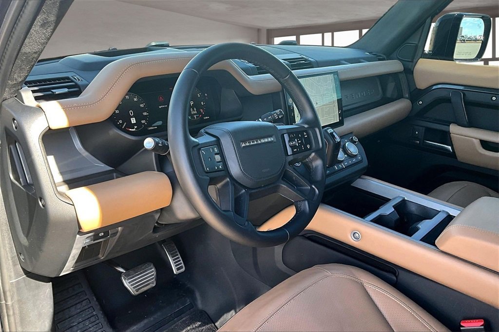 Used 2025 Land Rover Defender 130 V8 image 13