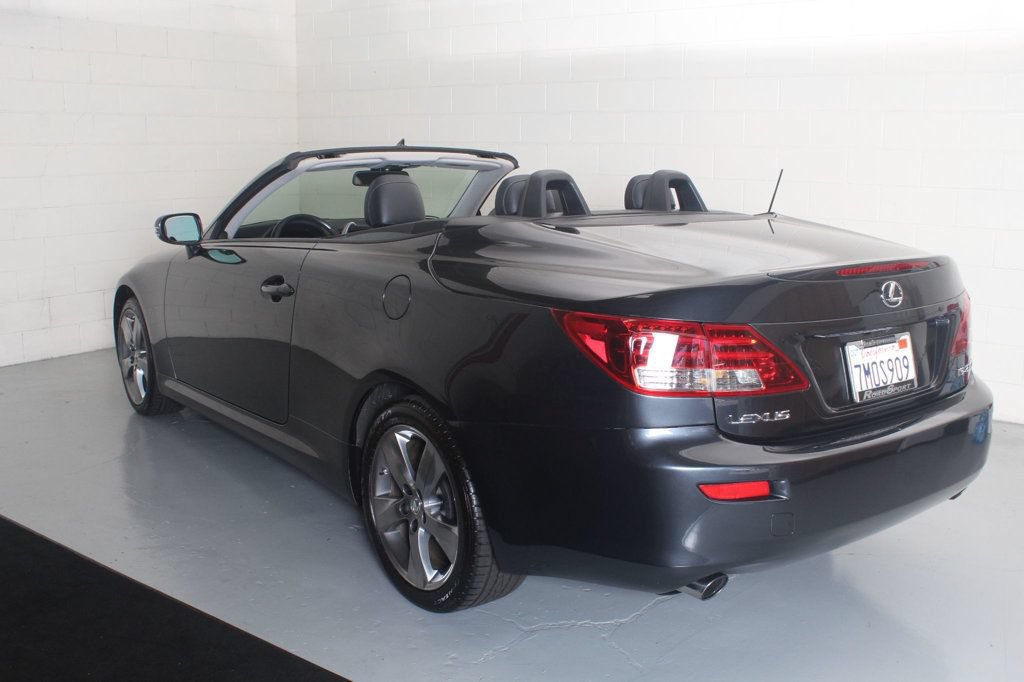 Used 2010 Lexus IS 250C w/ Luxury Pkg RWD image 2