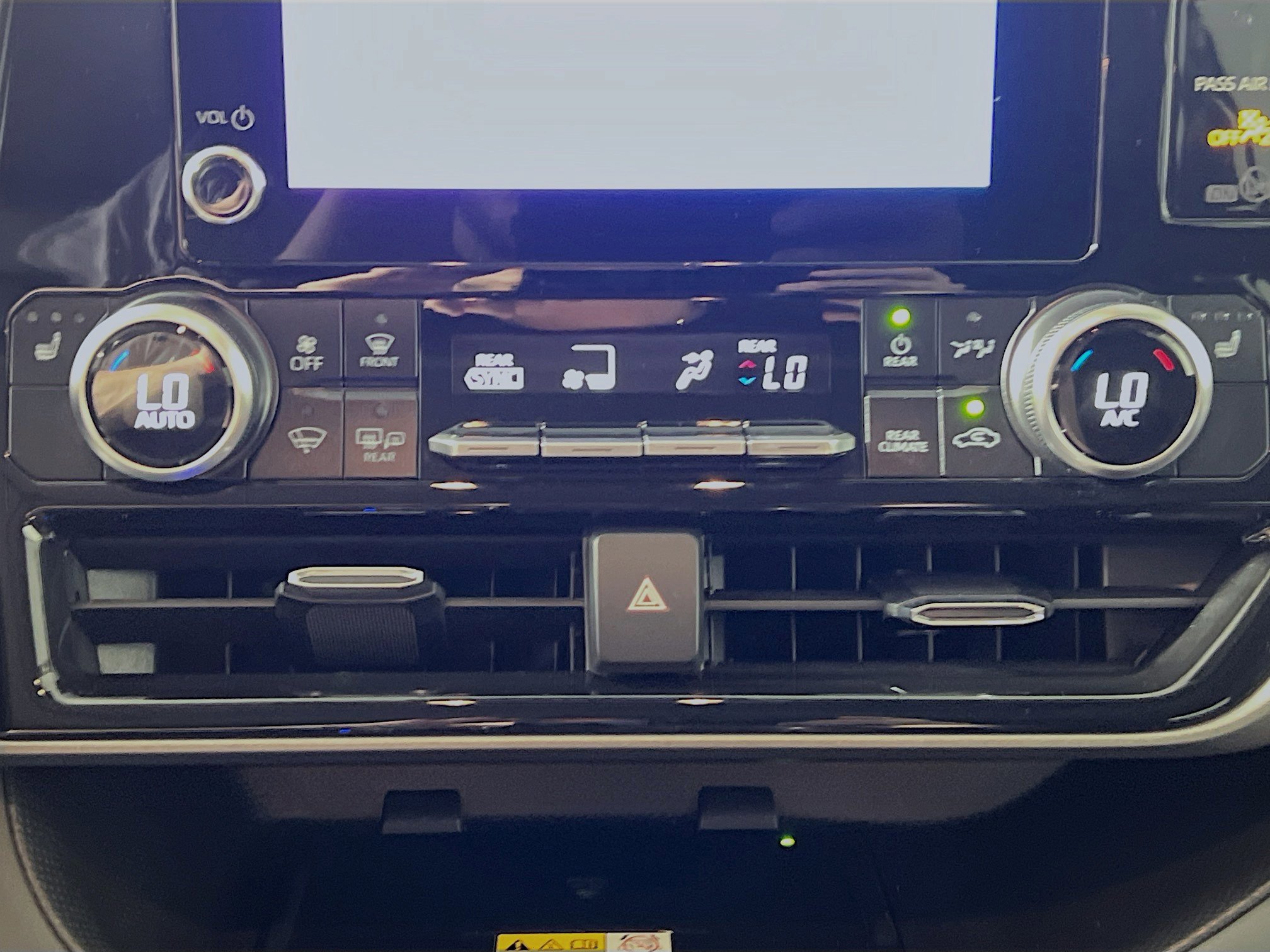 Used 2025 Toyota Highlander XLE image 26