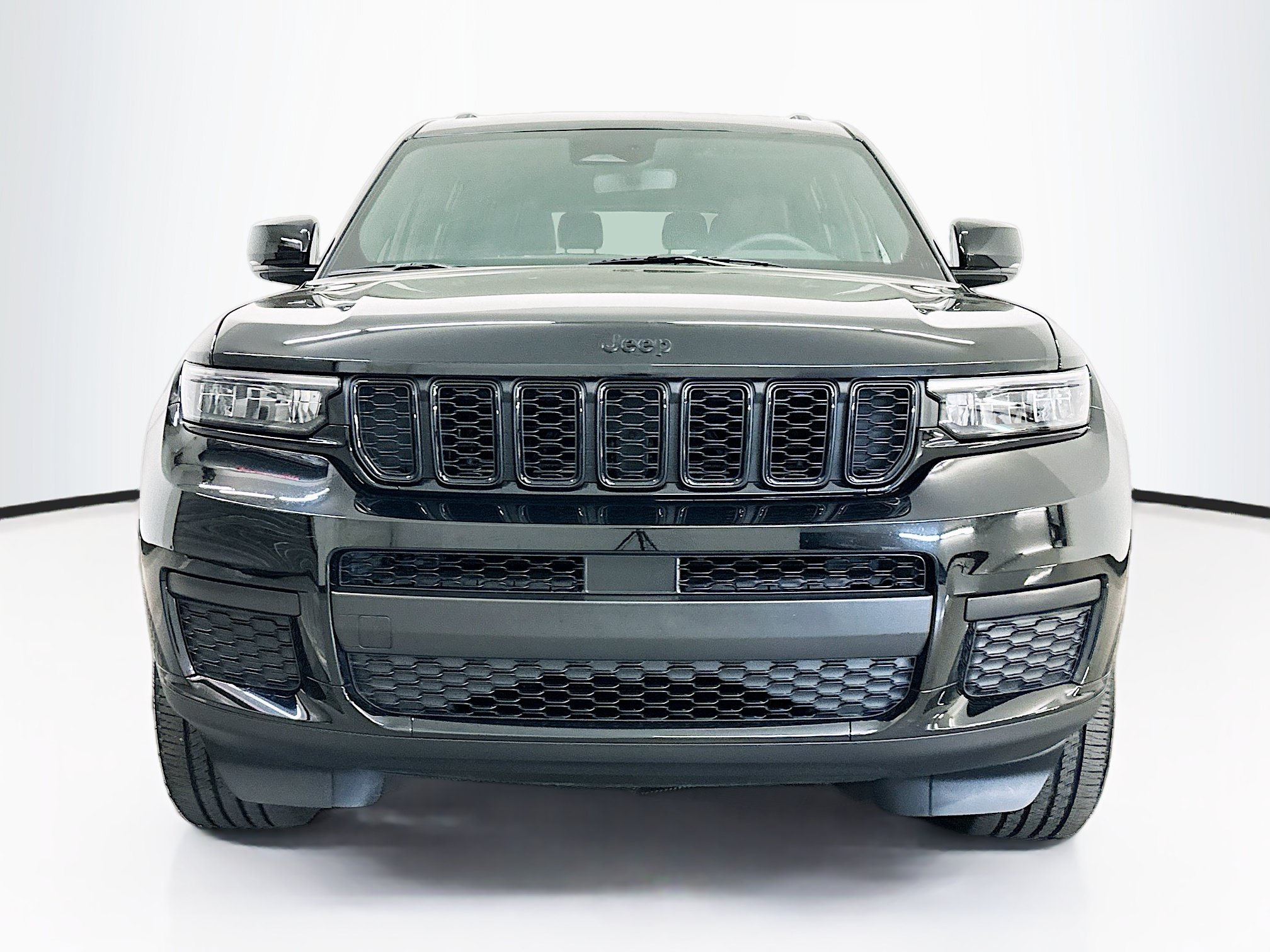 Used 2023 Jeep Grand Cherokee L Laredo AWD/4WD image 2