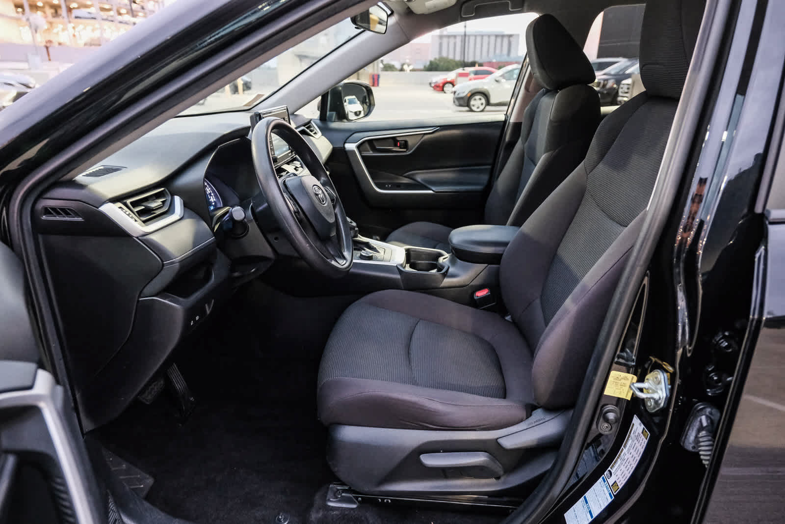 Used 2021 Toyota RAV4 LE w/ Carpet Mat Package (TMS) AWD/4WD image 20