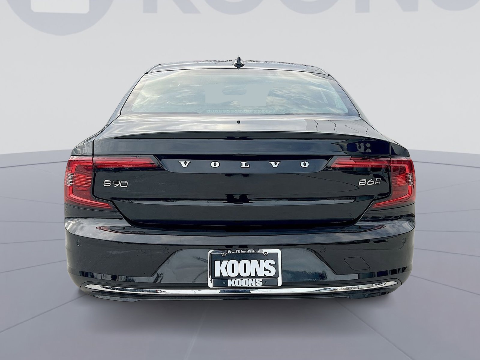 Used 2023 Volvo S90 B6 Plus image 5