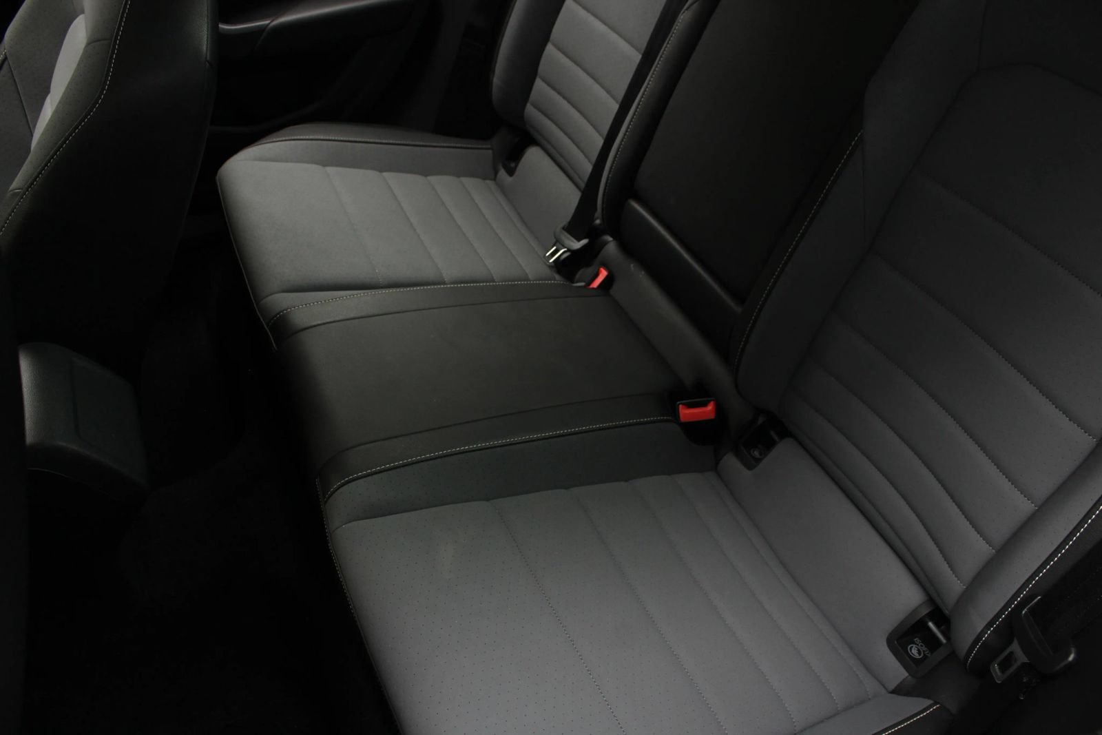 Used 2025 Volkswagen Jetta SE FWD image 19