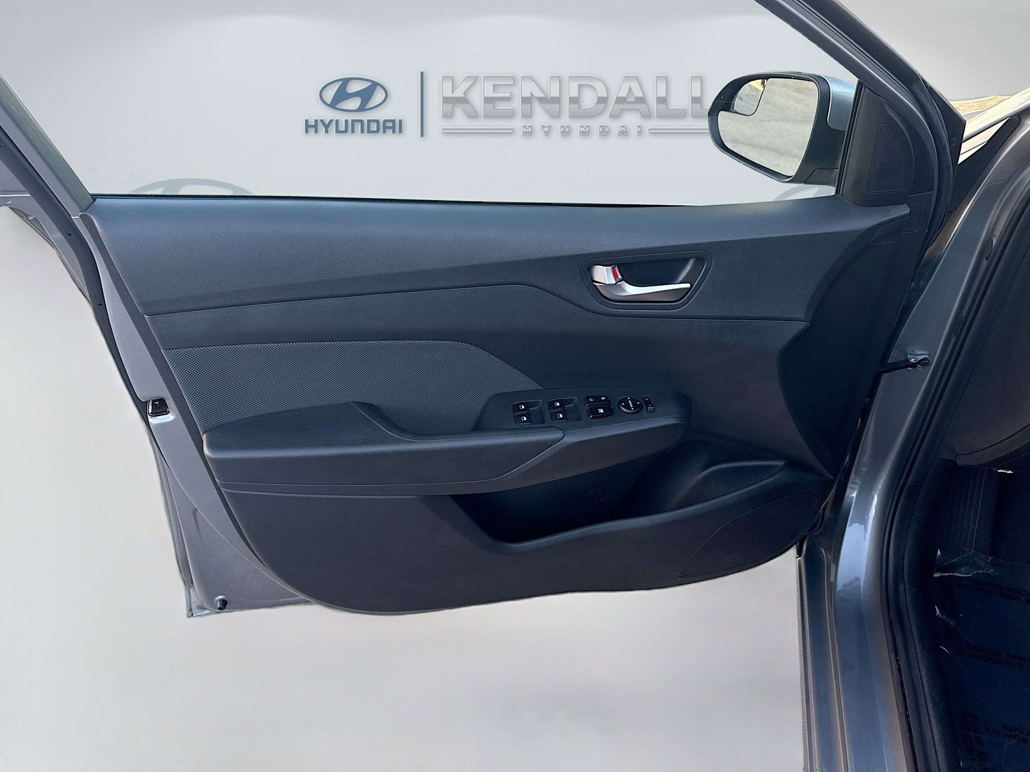 Used 2022 Hyundai Accent Limited image 18