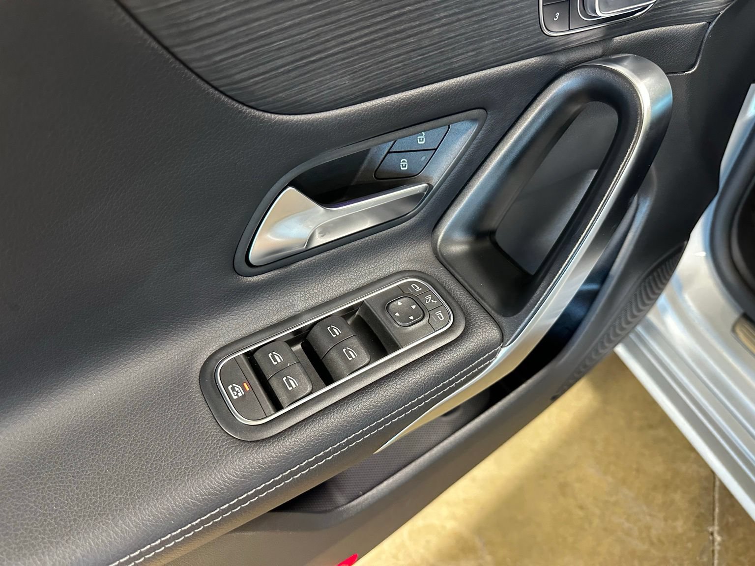 Used 2023 Mercedes-Benz CLA 250 4MATIC image 12