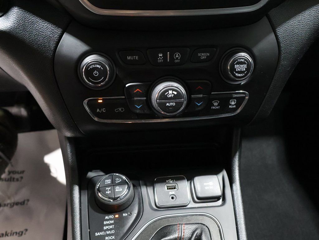 Certified 2022 Jeep Cherokee Trailhawk w/ Sound & Nav Group image 37